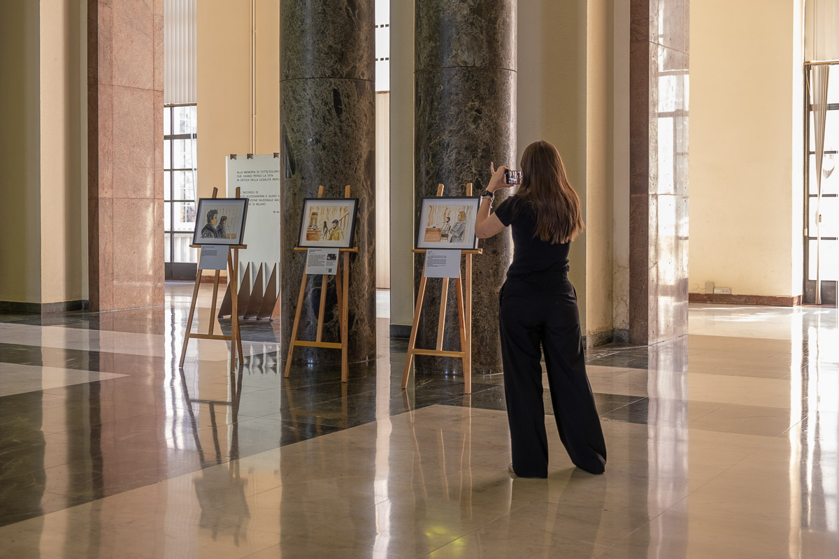 Inaugurazione della mostra di Andrea Spinelli "Il Testimone – Ritratti dal vivo dalle Aule di Giustizia" a Palazzo di Giustizia di Milano