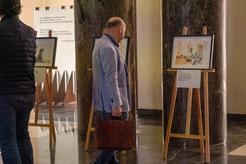 Opera esposta durante la mostra Il Testimone al Tribunale di Milano