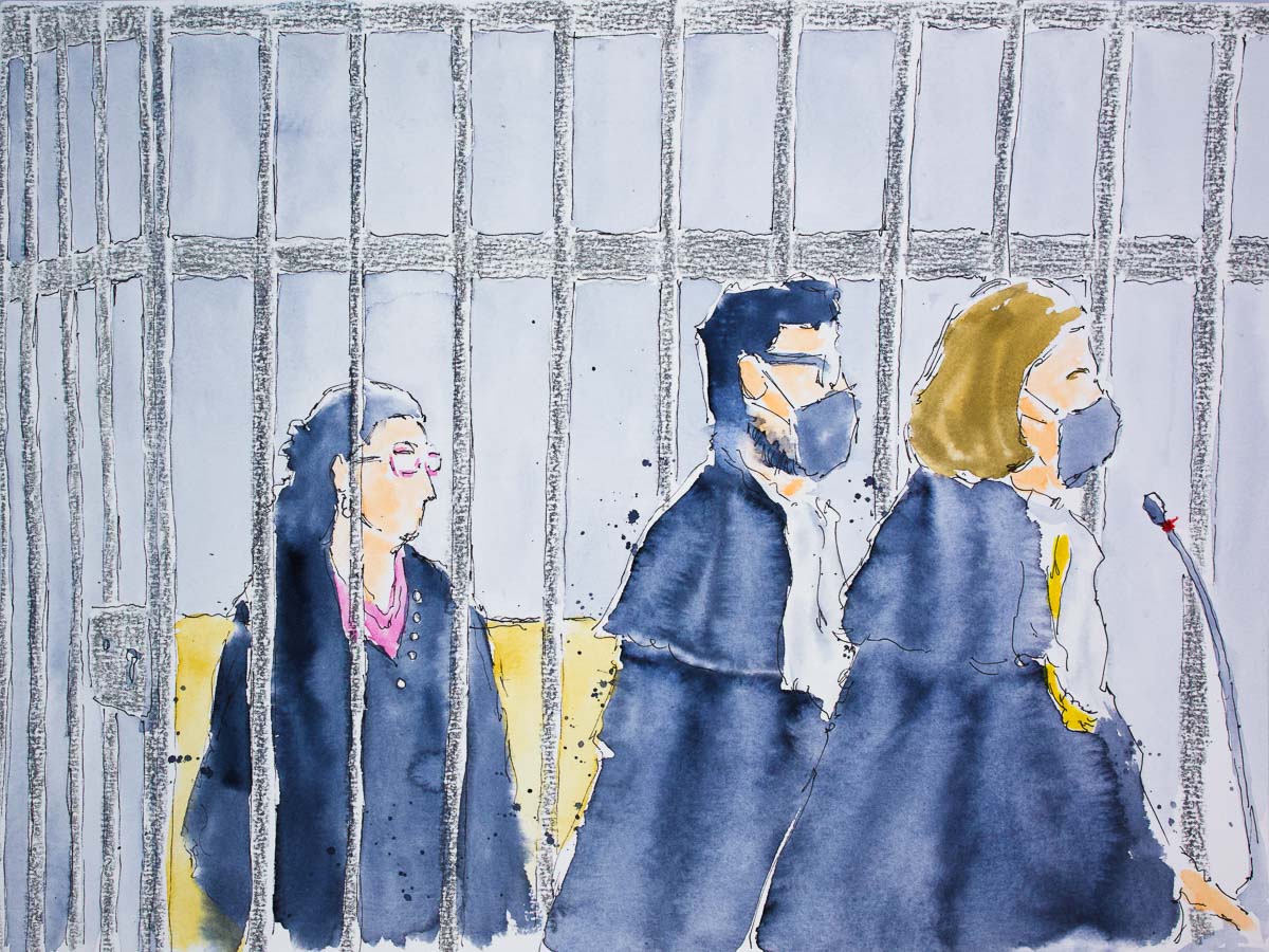 Illustrazione giudiziaria "L'imputata assiste all’udienza" di Andrea Spinelli, processo Lucia Finetti.